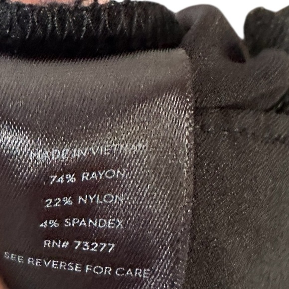 Simply Vera Vera Wang Black Bootcut Dress Pants Size Small Short - Picture 8 of 8